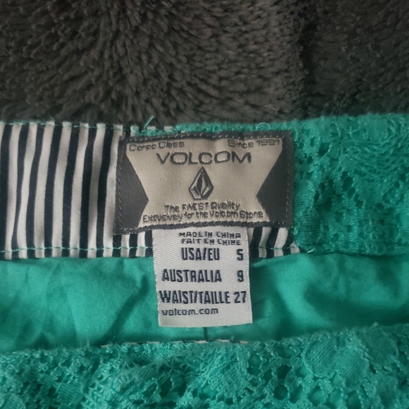 Volcom Shorts - Picture 2 of 2